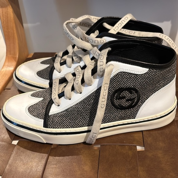 Gucci Sneakers - Picture 6 of 8